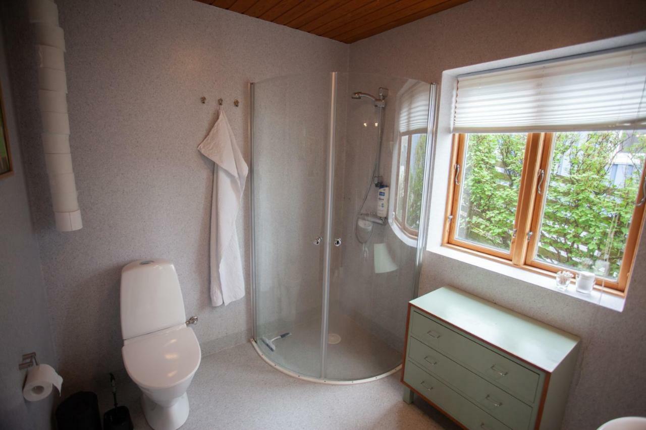 3 Storey, 5 Bedroom, 3 Bathroom House In The Center Of Tórshavn Eksteriør billede
