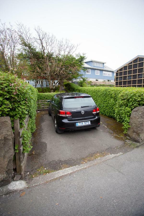 3 Storey, 5 Bedroom, 3 Bathroom House In The Center Of Tórshavn Eksteriør billede