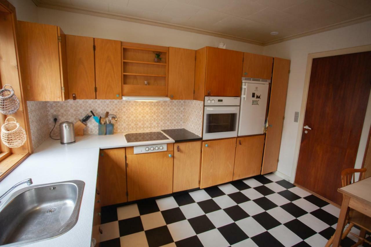 3 Storey, 5 Bedroom, 3 Bathroom House In The Center Of Tórshavn Eksteriør billede